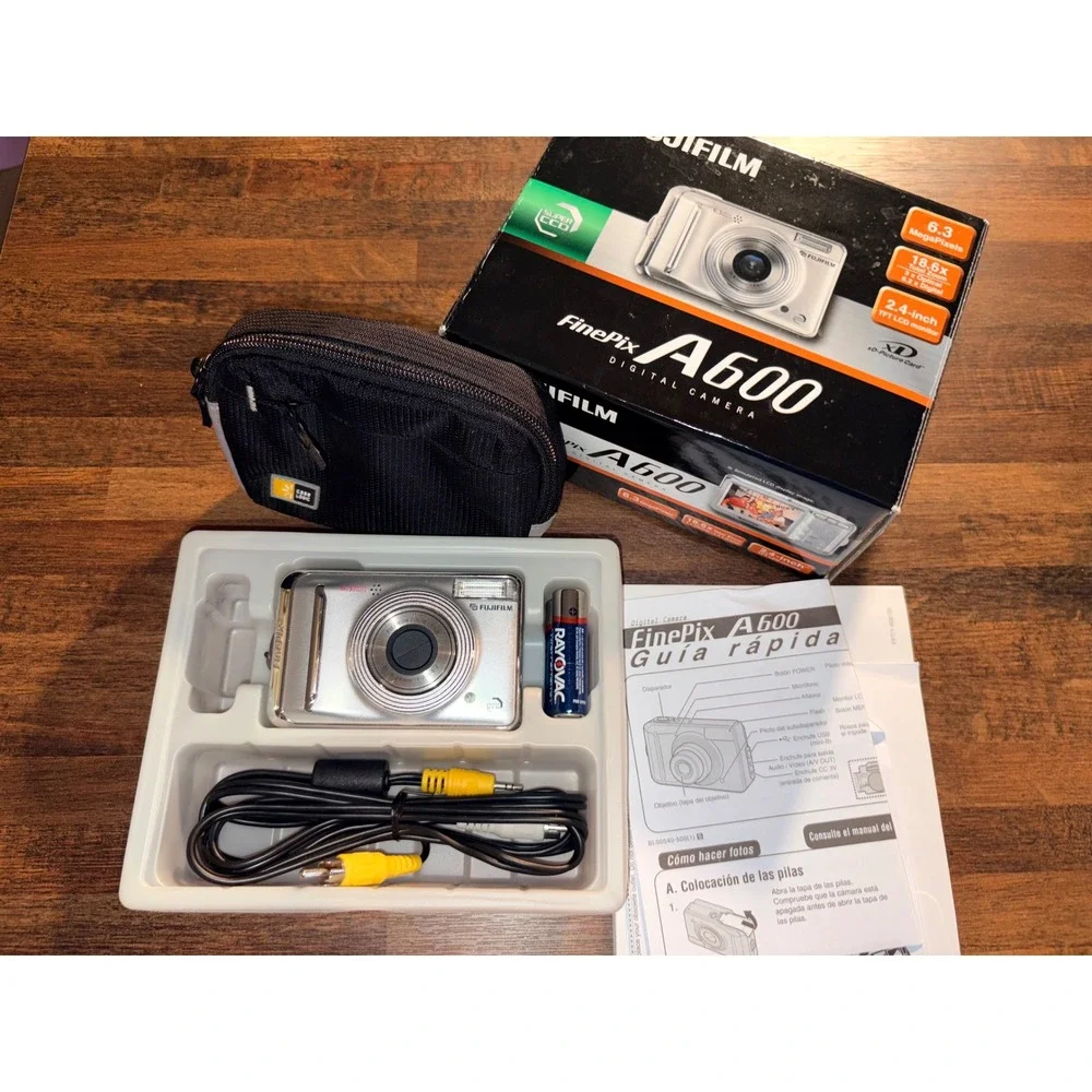Fujifilm FinePix A600 Digital Camera 6.3MP 3x Optical Zoom Silver Vintage Y2K